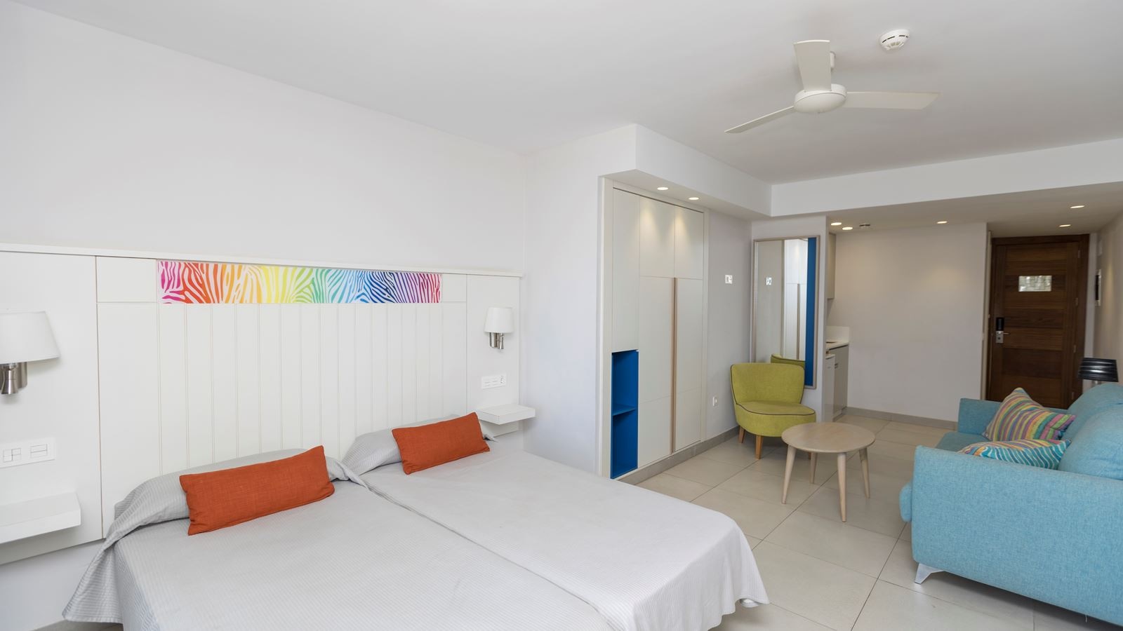 rooms-standard-studio-with-balcony-str