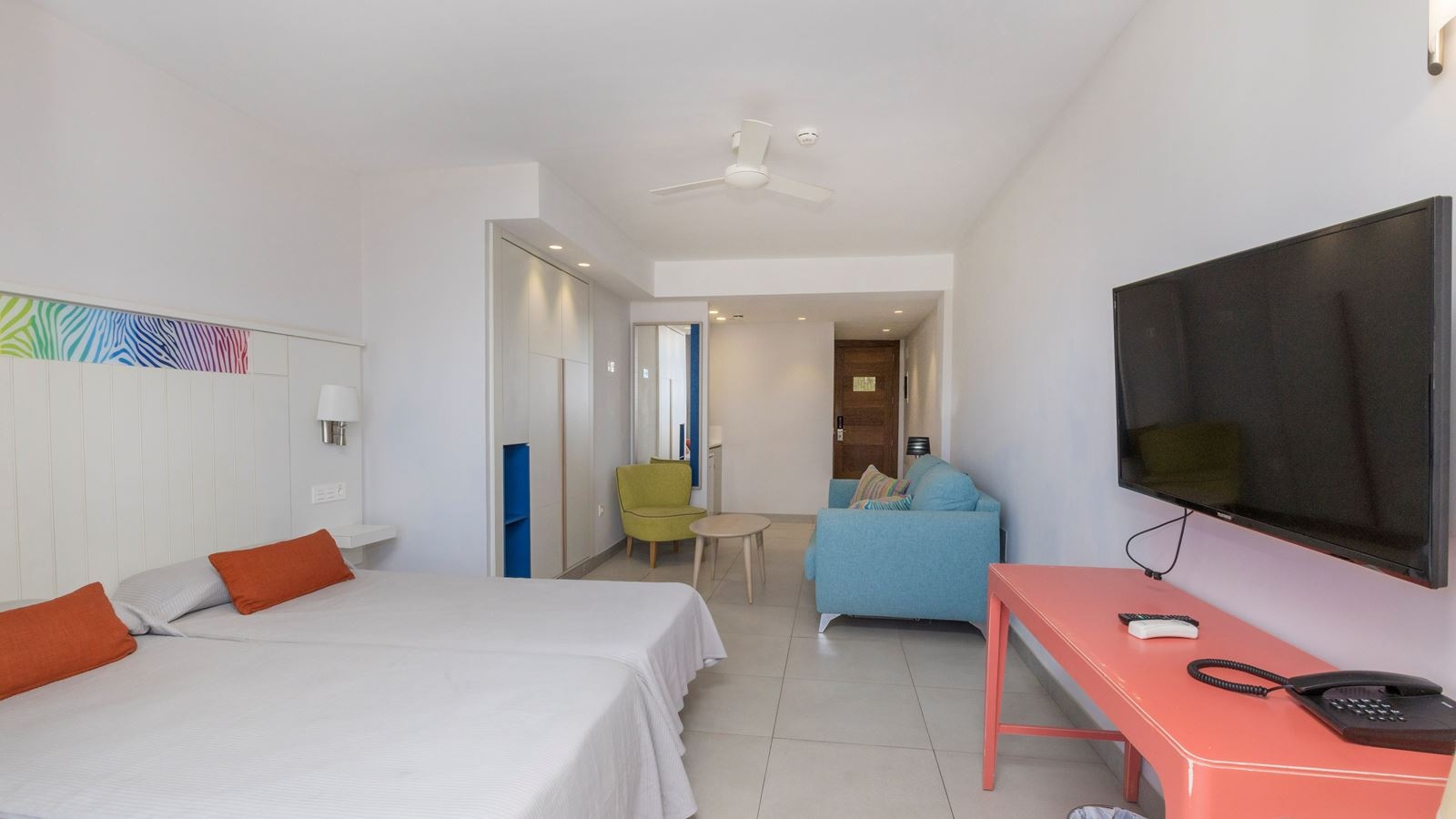 rooms-standard-studio-with-balcony-str