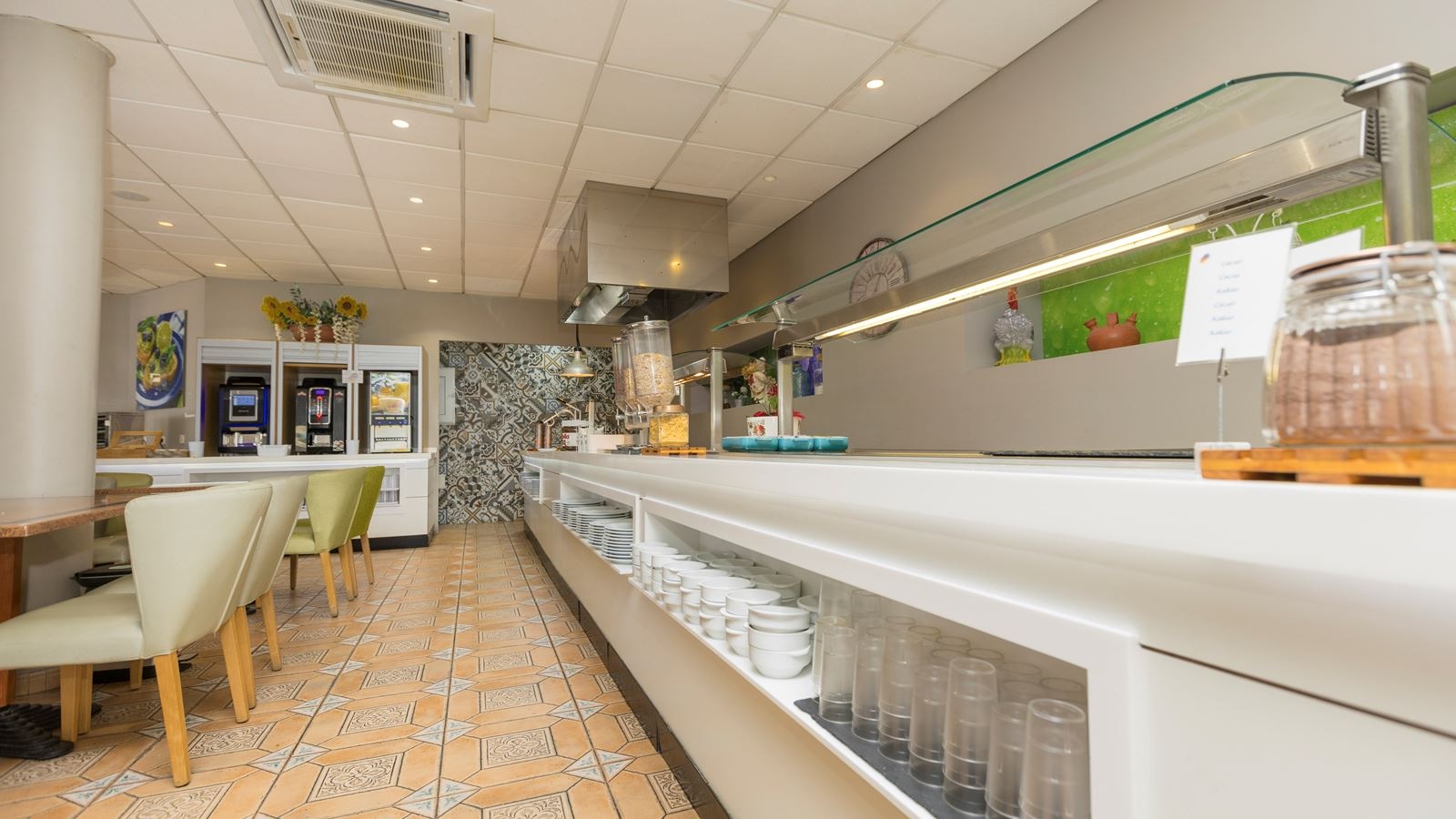 restaurants-restaurant