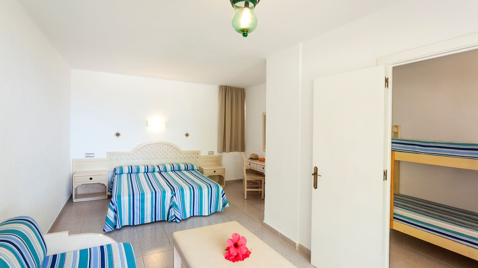 rooms-bf--family-bungalow-balcony-or-terrace