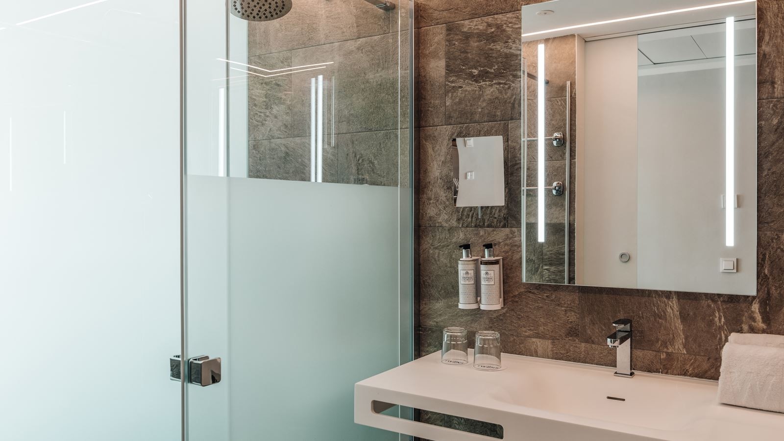 rooms-dl-life-double-room-with-balcony