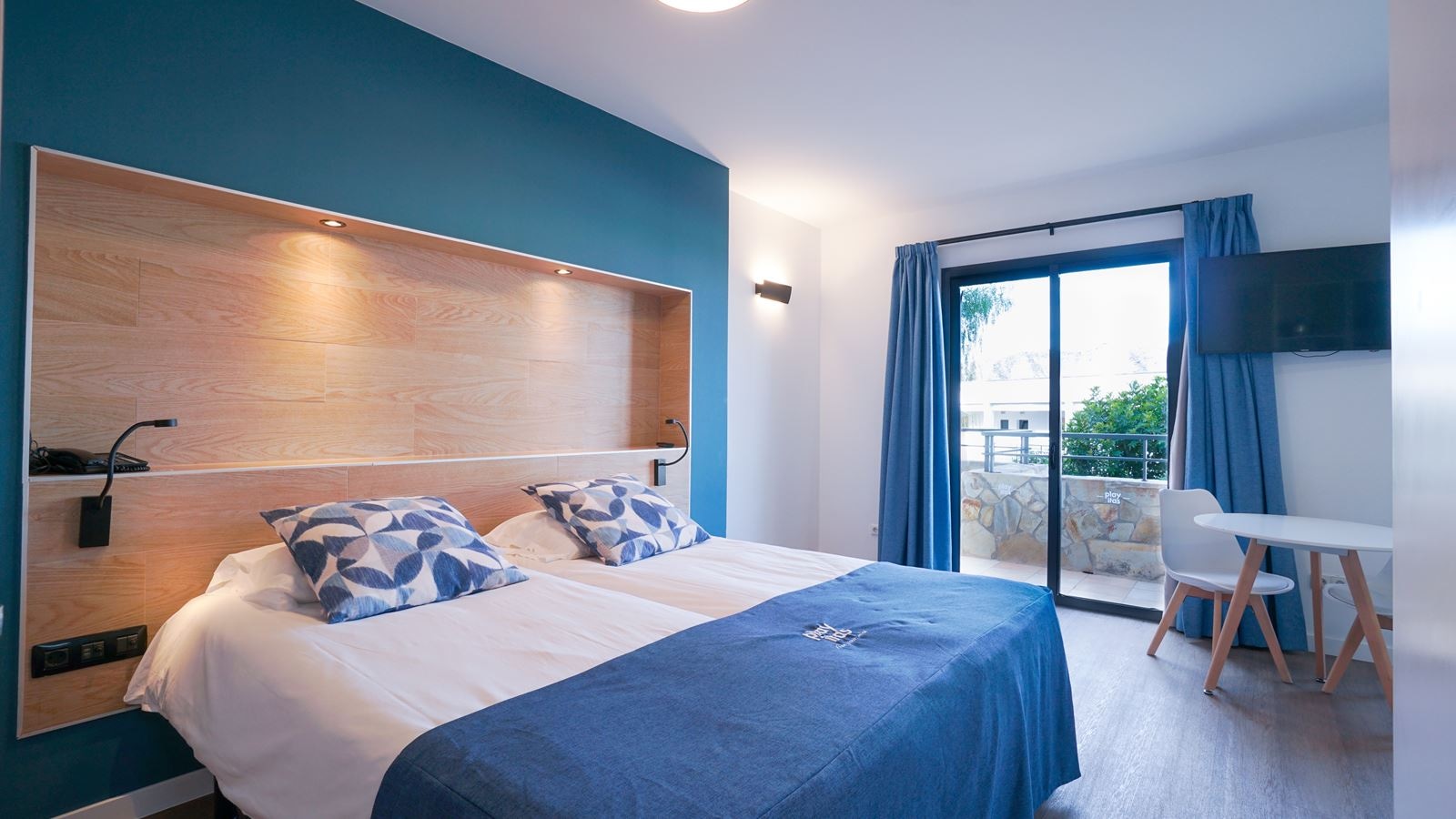 rooms-double-standard-room-with-kitchenette