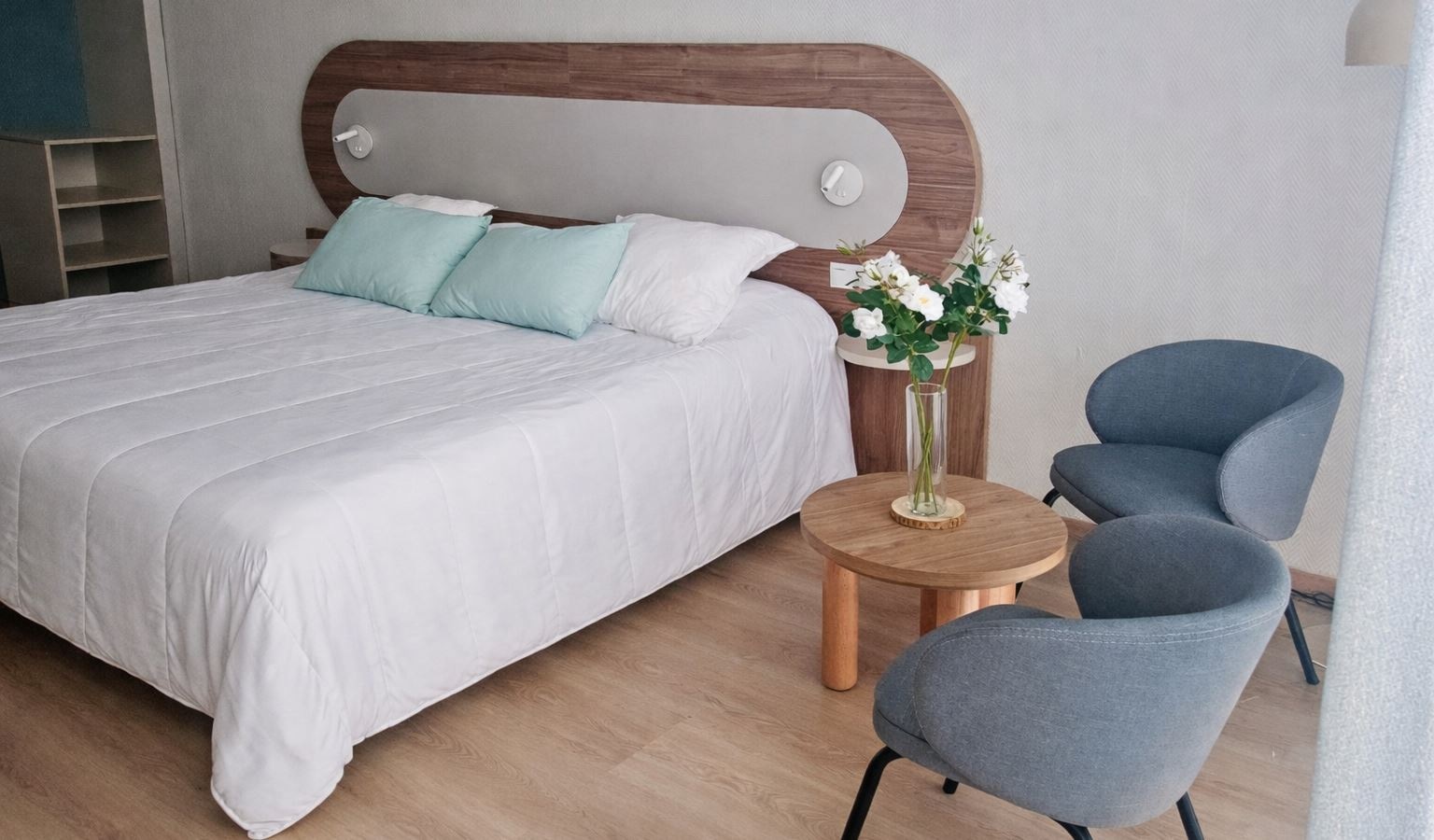 rooms-twin-room-superior-with-balcony-or-terrace