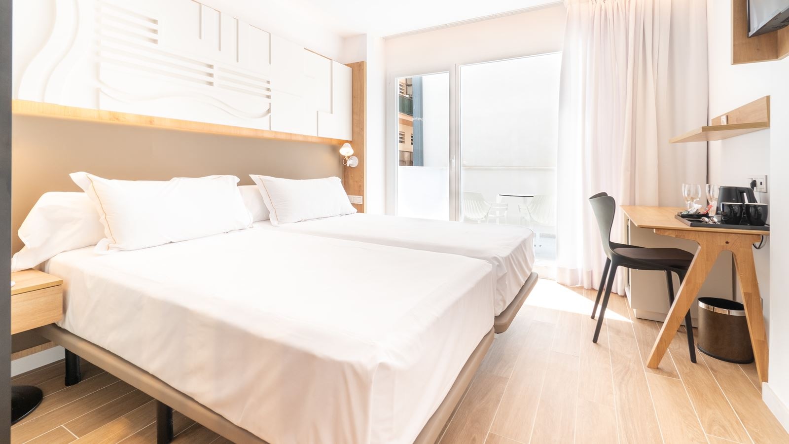 rooms-double-room-with-terrace