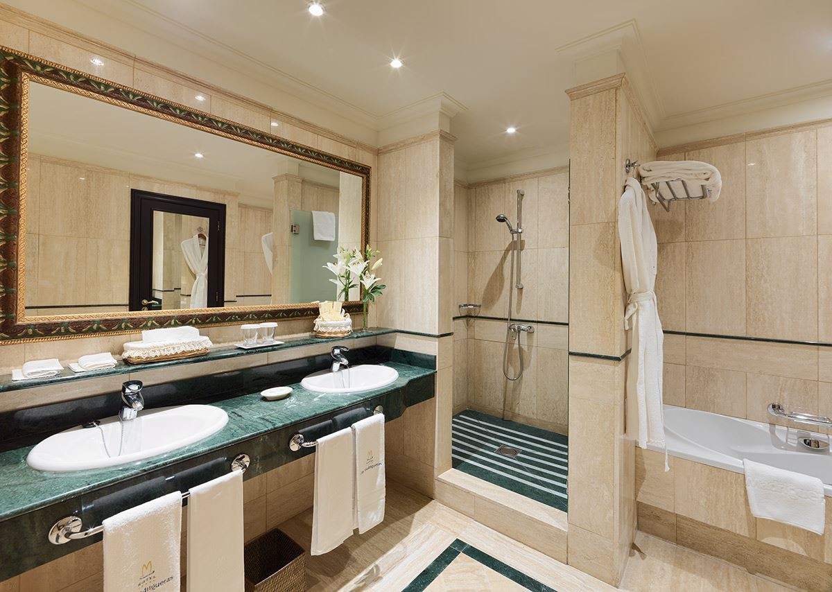 rooms-suite-hole-in-one