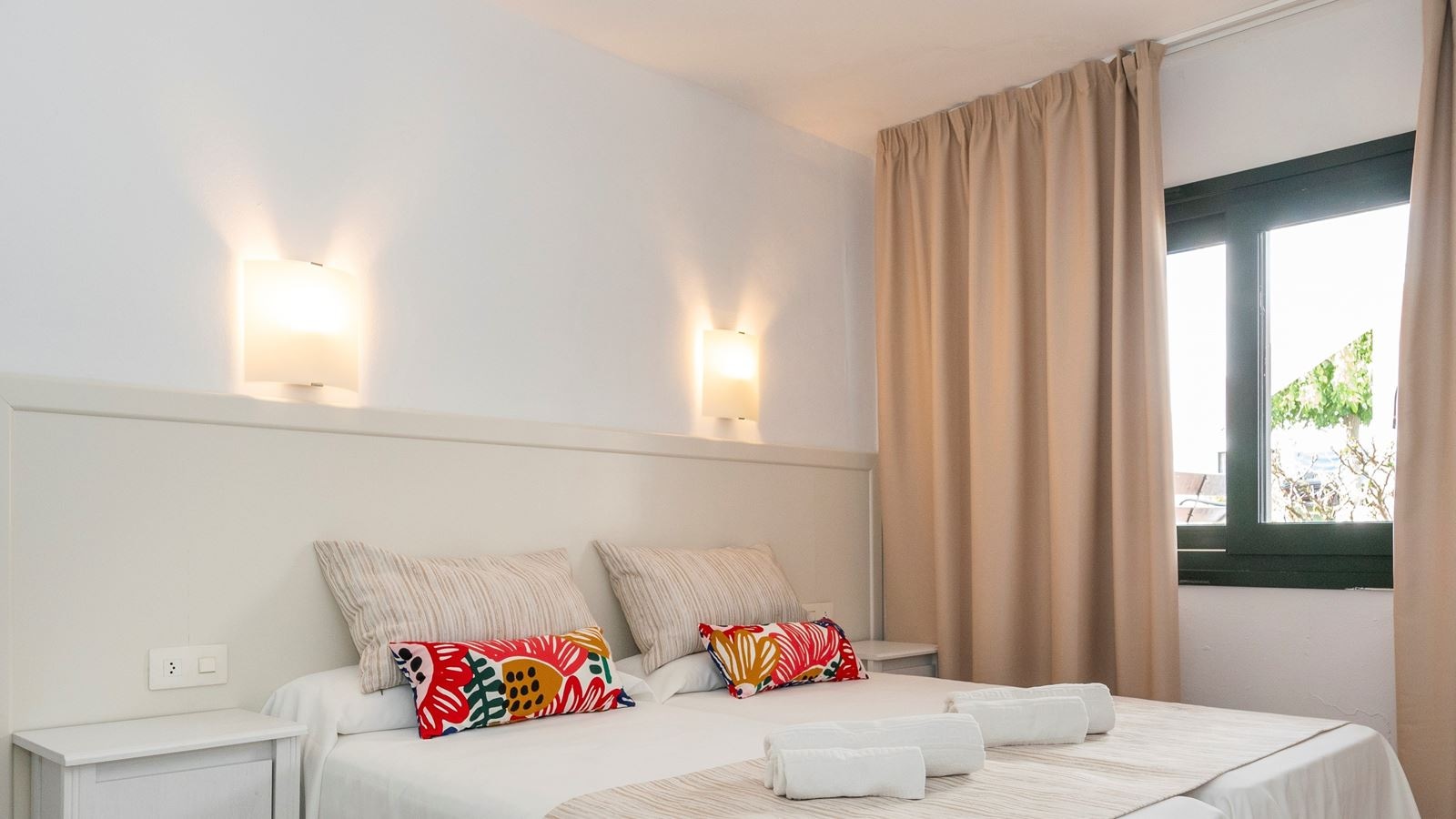 rooms-1-bedroom-apartment-seaview