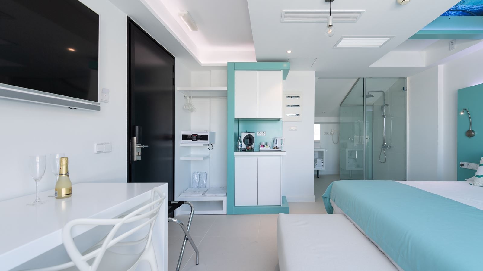 rooms-suite-deluxe-emblem-with-terrace--sud