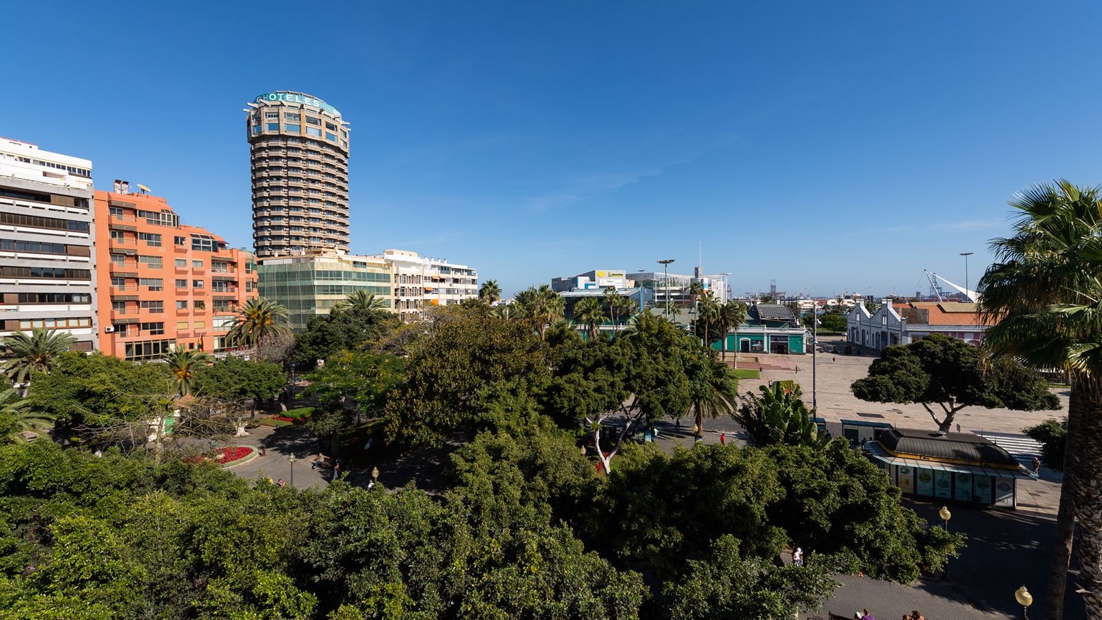 rooms-suite-deluxe-emblem-with-terrace--sud