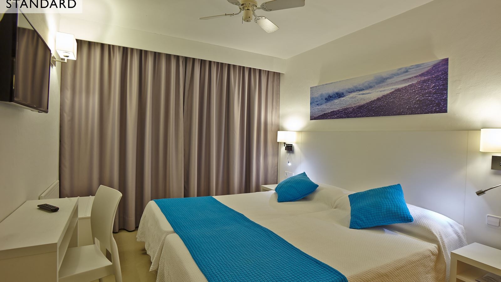 rooms-studio-with-bath-and-balcony