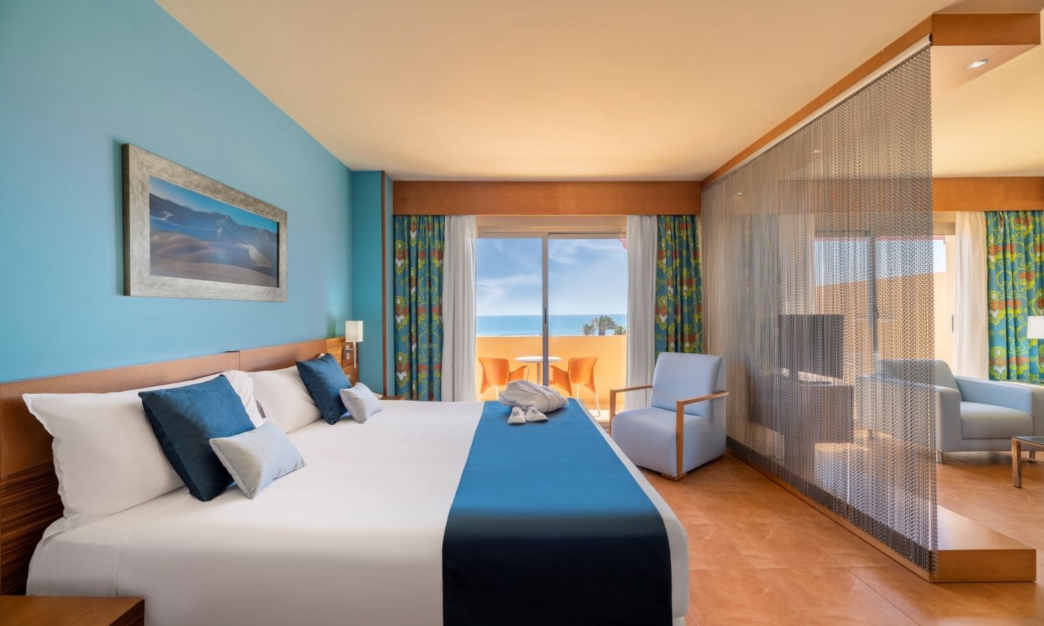 rooms-interc-fam-family-room-superior-2-double-rooms-interconnected-with-balcony-or-terrace