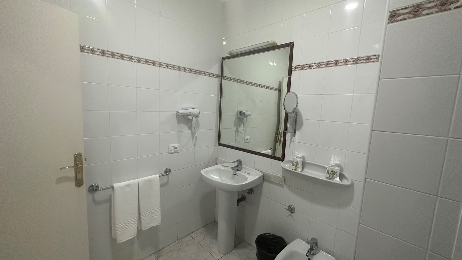 rooms-double-garden-view