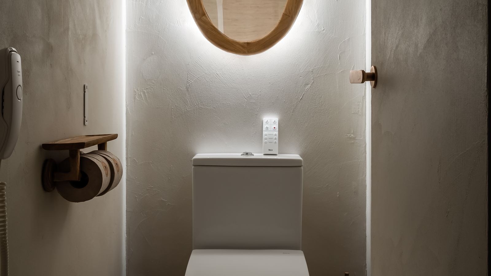 rooms-pool-view-room