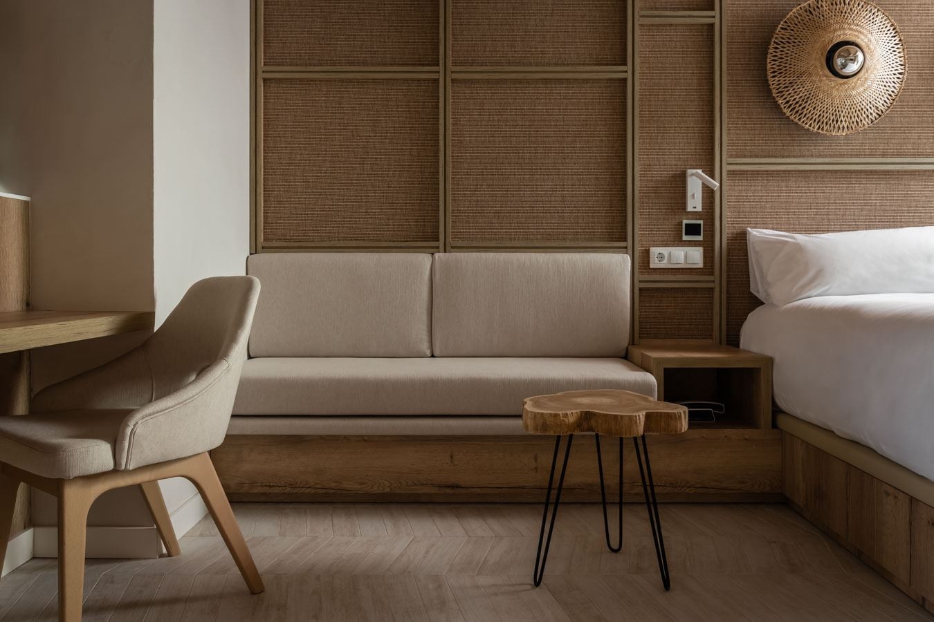 rooms-pool-view-room