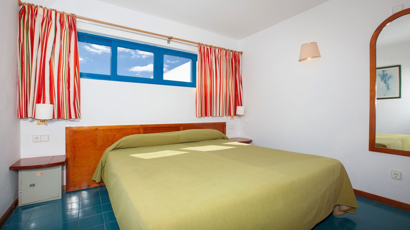 rooms-standard-two-bedroom-apartment-with-balcony-or-terrace-a2st