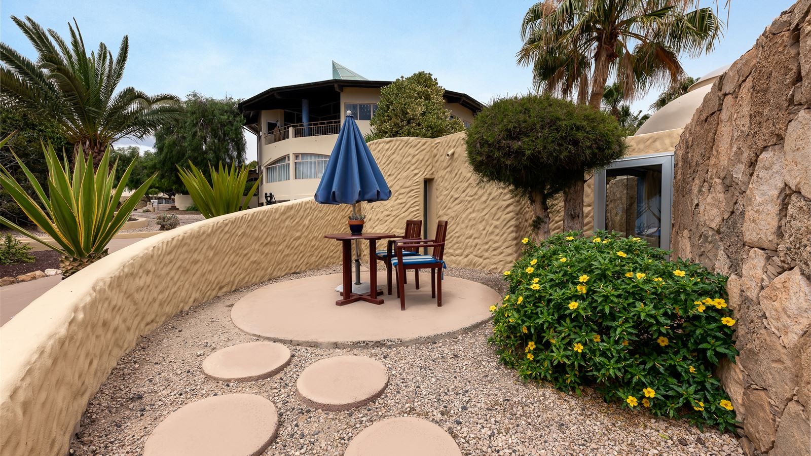 rooms-senior-suite-whit-terrace-ssui