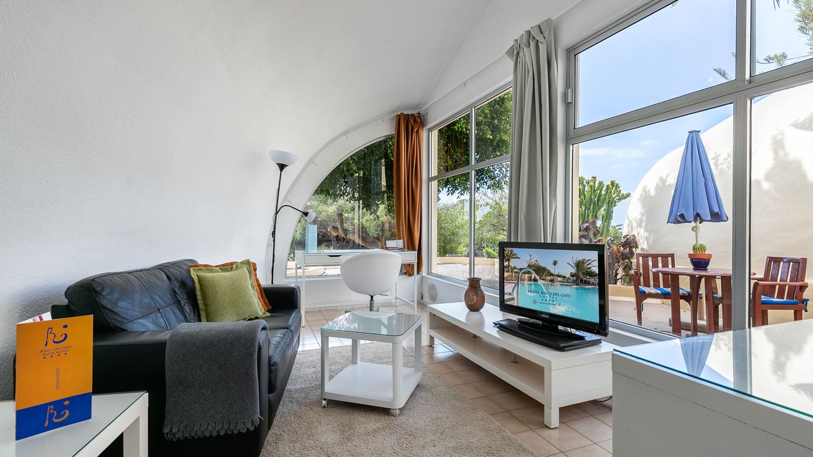 rooms-suite-with-terrace-sui