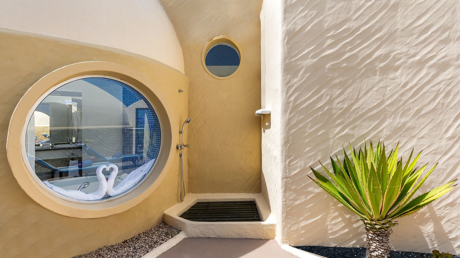 rooms-suite-with-terrace-sui