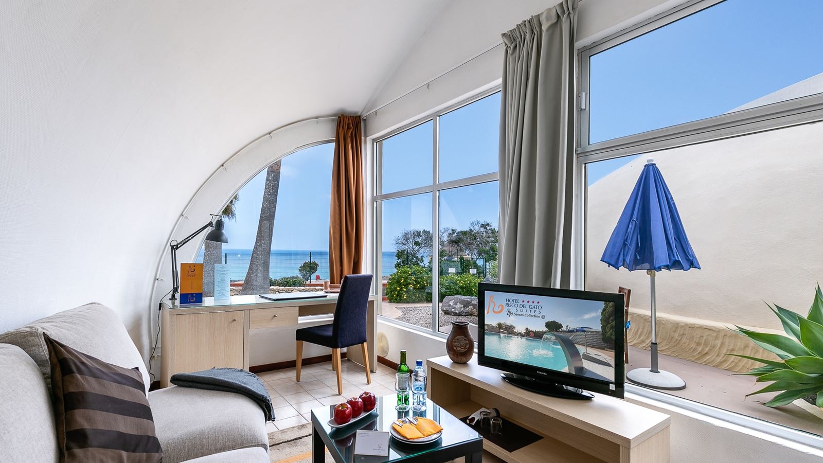 rooms-suite-seaview-with-terrace-sui-sv