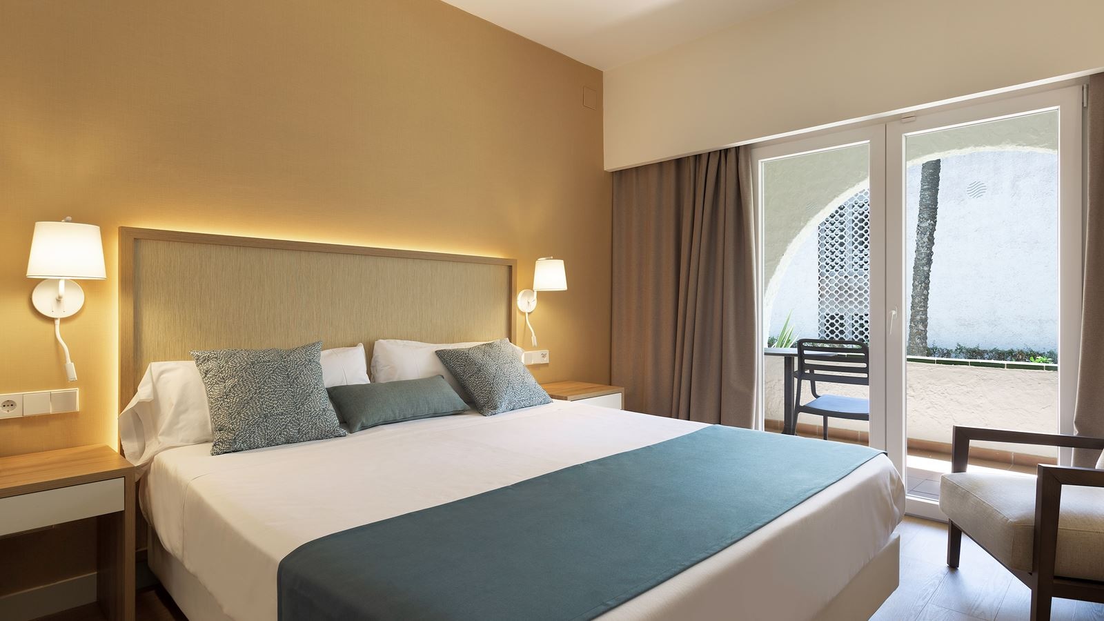 rooms-double-room-with-balcony-or-or-terrace