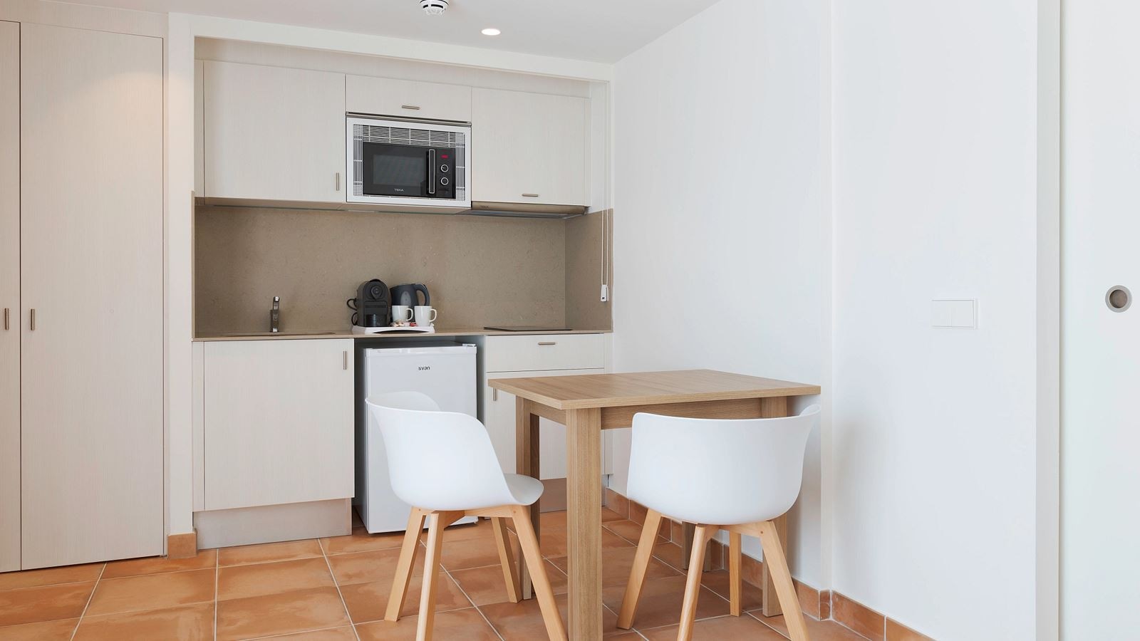 rooms-my-favorite-club-suite-swim-up-garden-view