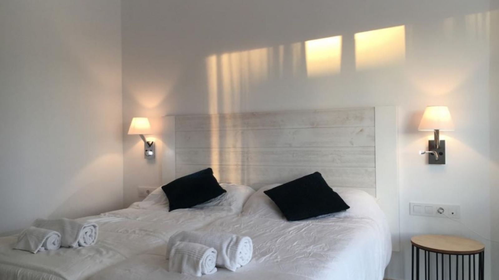 rooms-db--twin-side-sea-view-balcony-or-terrace