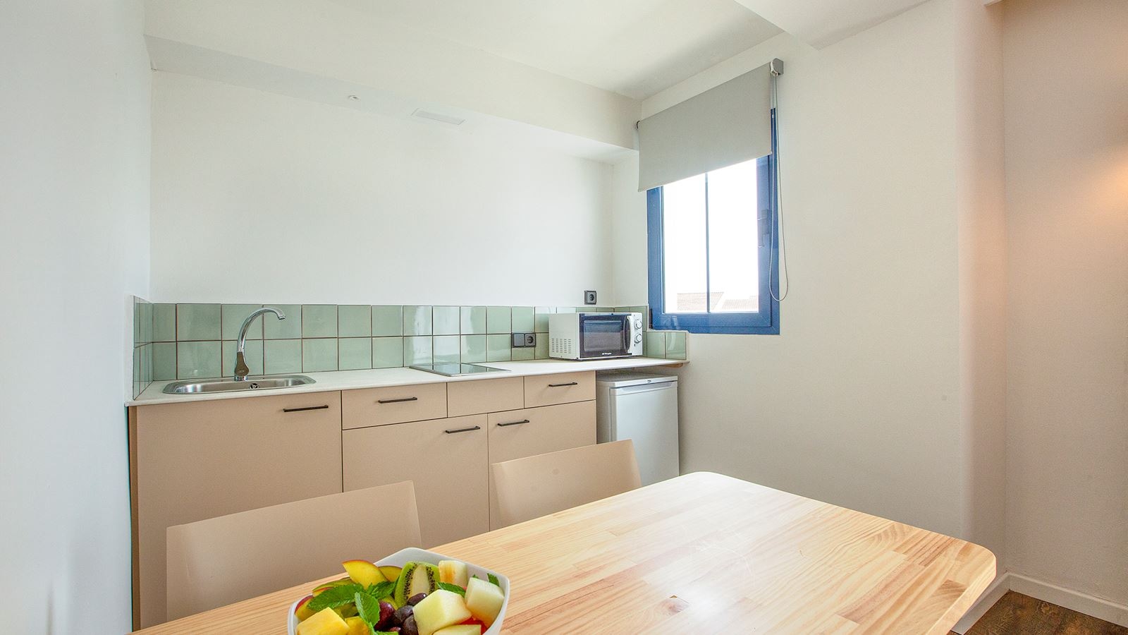 rooms-apartment--balcony-or-terrace