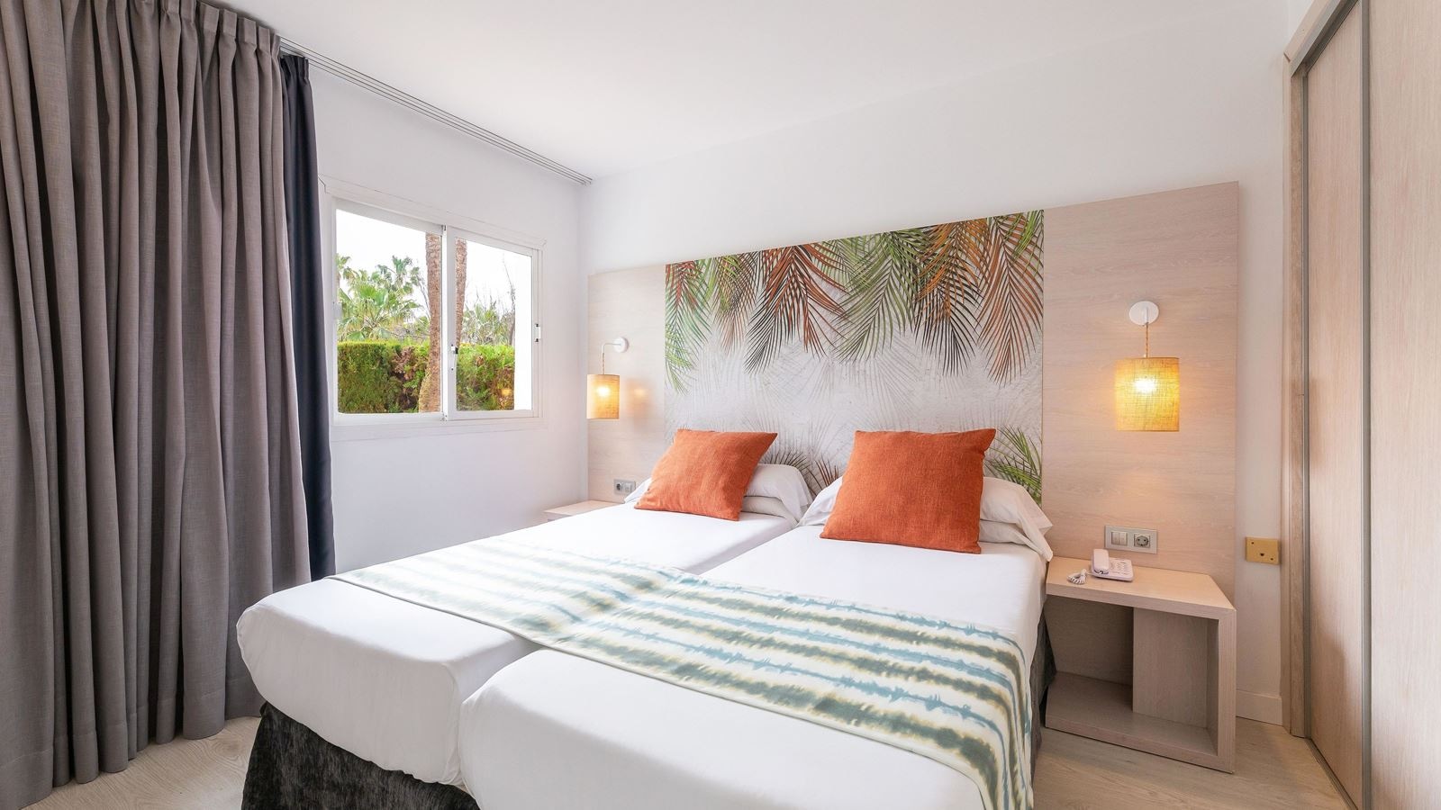 rooms-apartment-best-price-balcony-or-terrace