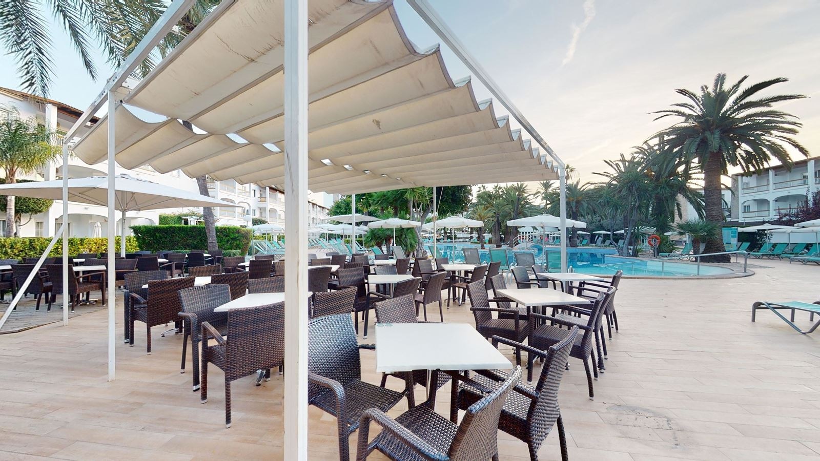 restaurants-snack-poolbar