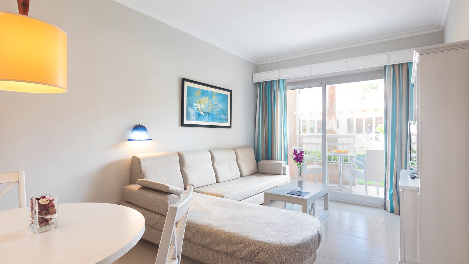 rooms-apartment-one-bedroom-with-balcony-or-terrace