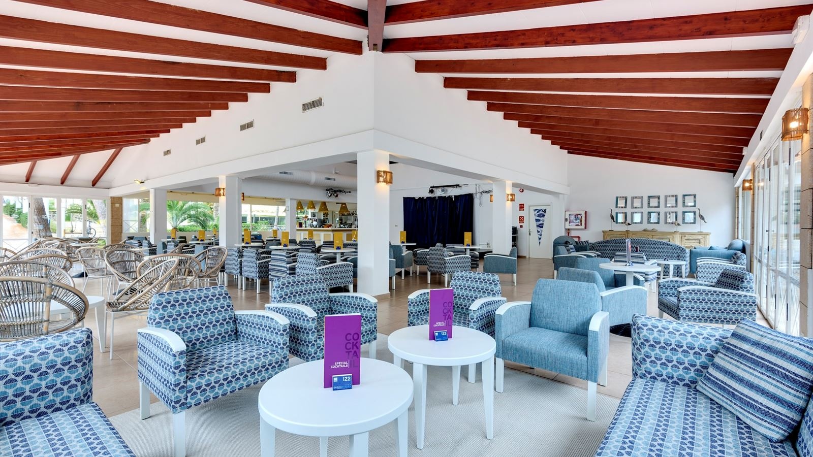 bars-hibiscus-bar-cafeteria