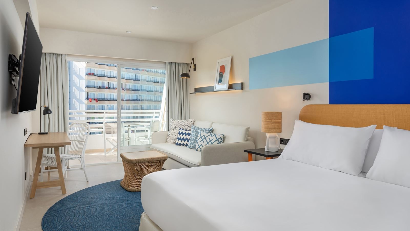 rooms-junior-suite-balcony-or-terrace