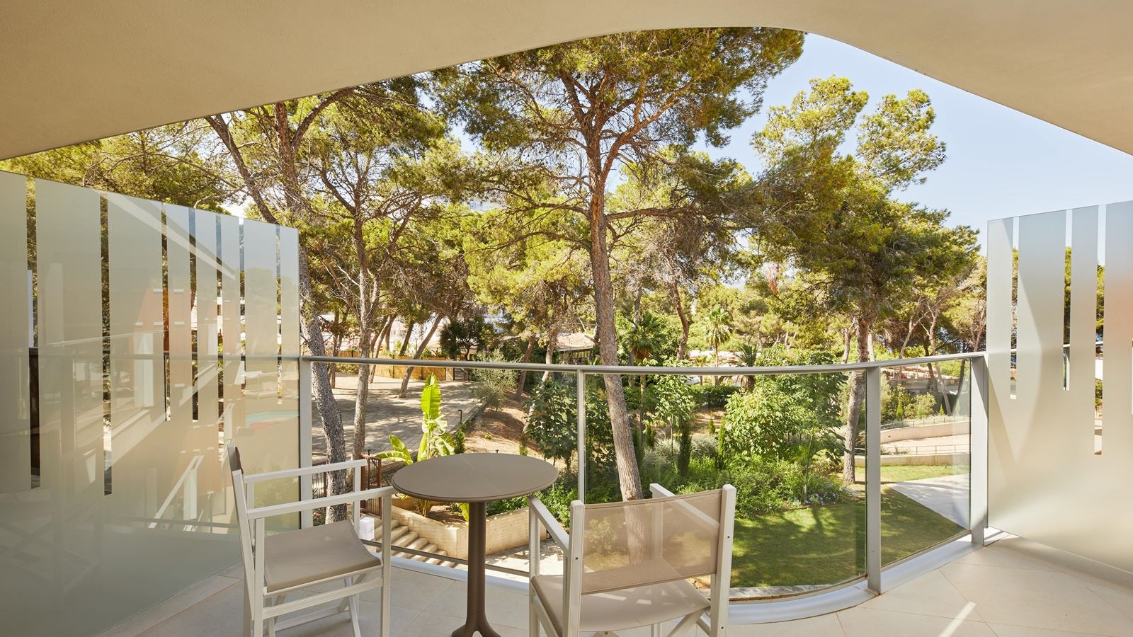 rooms-preferred-club-deluxe-room-balcony-or-terrace