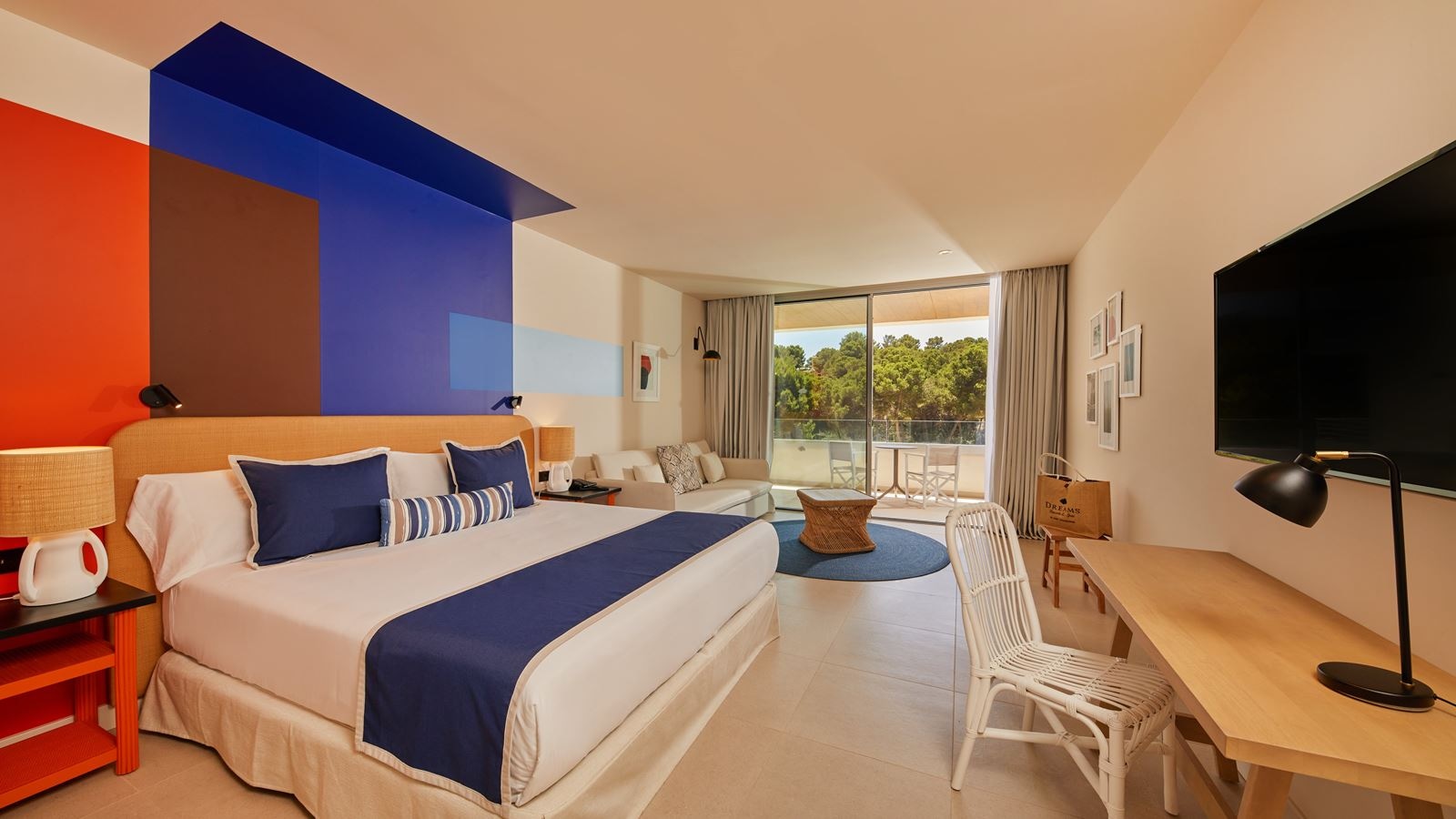 rooms-preferred-club-junior-suite-pool-view-balcony-or-terrace