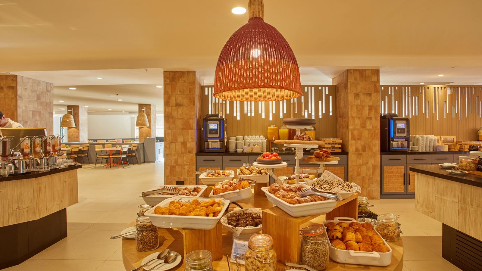 restaurants-world-cafe