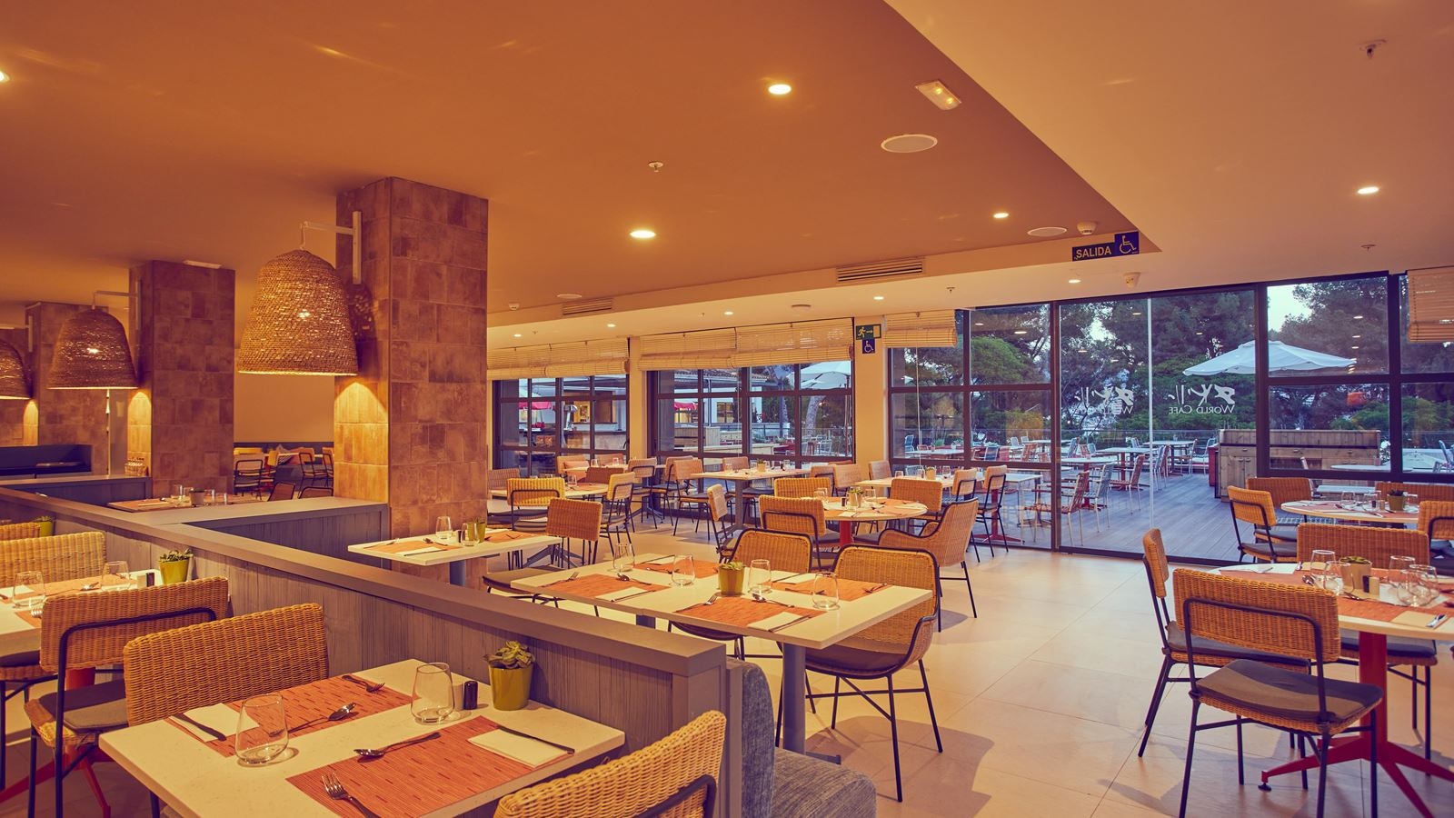 restaurants-world-cafe