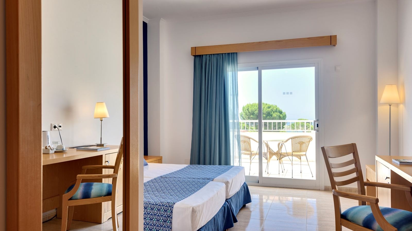 rooms-double-sea-view-room