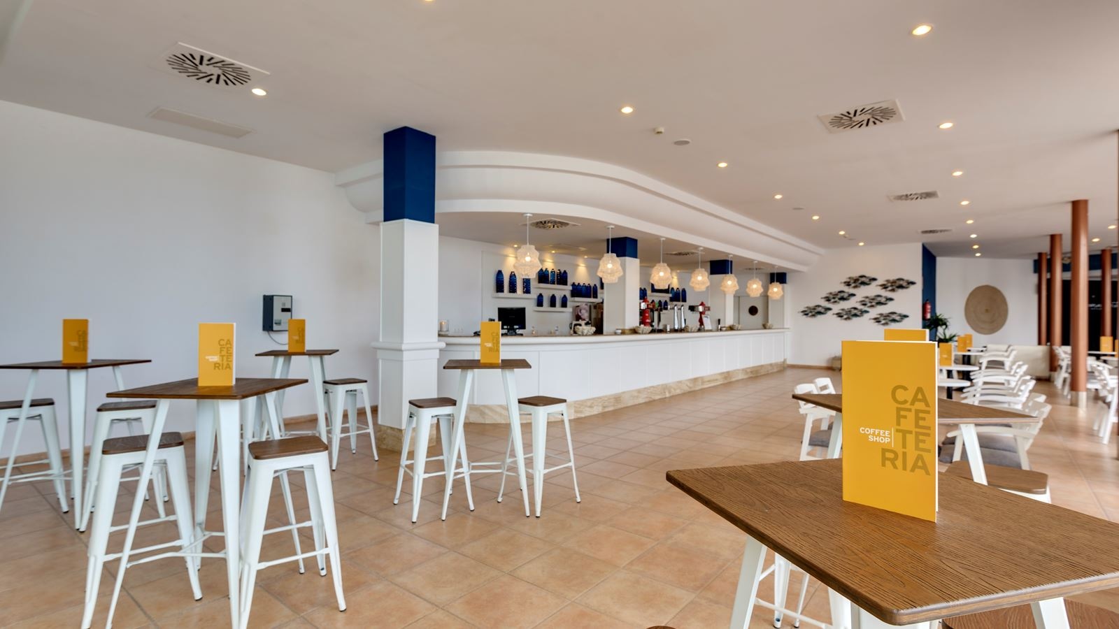 restaurants-hibiscus-bar-cafeteria