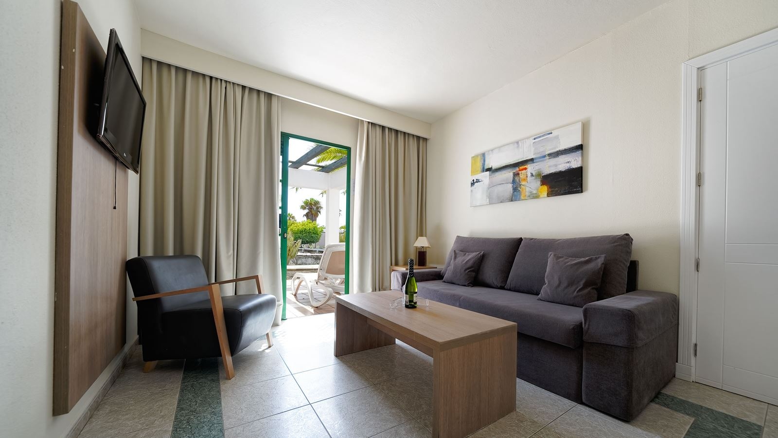 rooms-bungalow-single-use-with-terrace