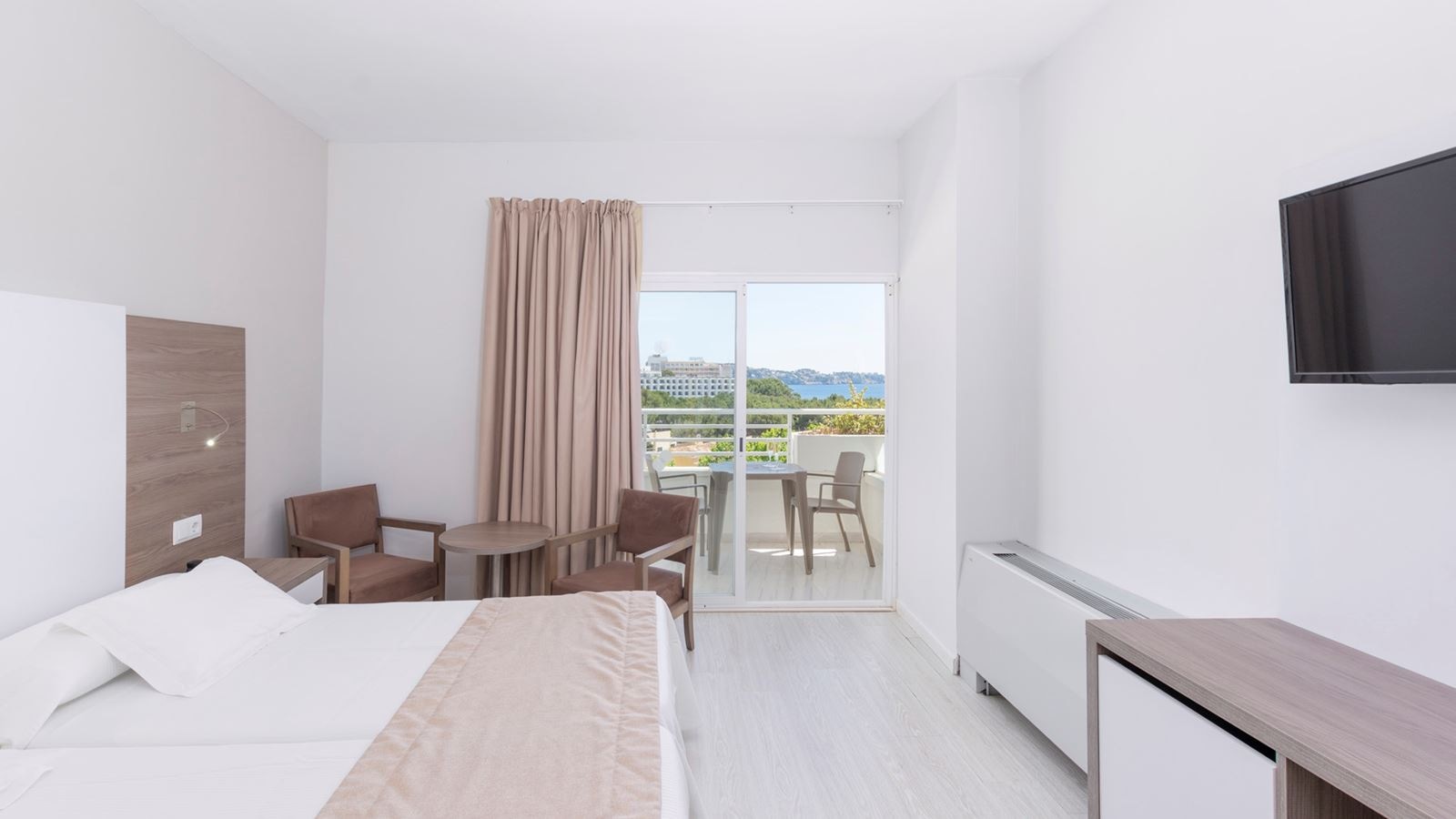 rooms-double-sea-view-balcony-or-terrace