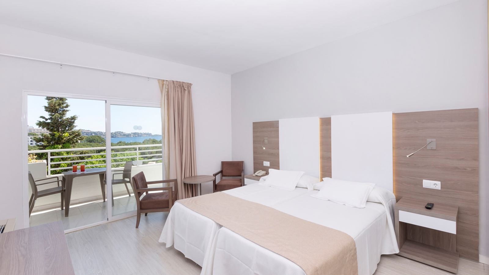 rooms-triple-balcony-or-terrace