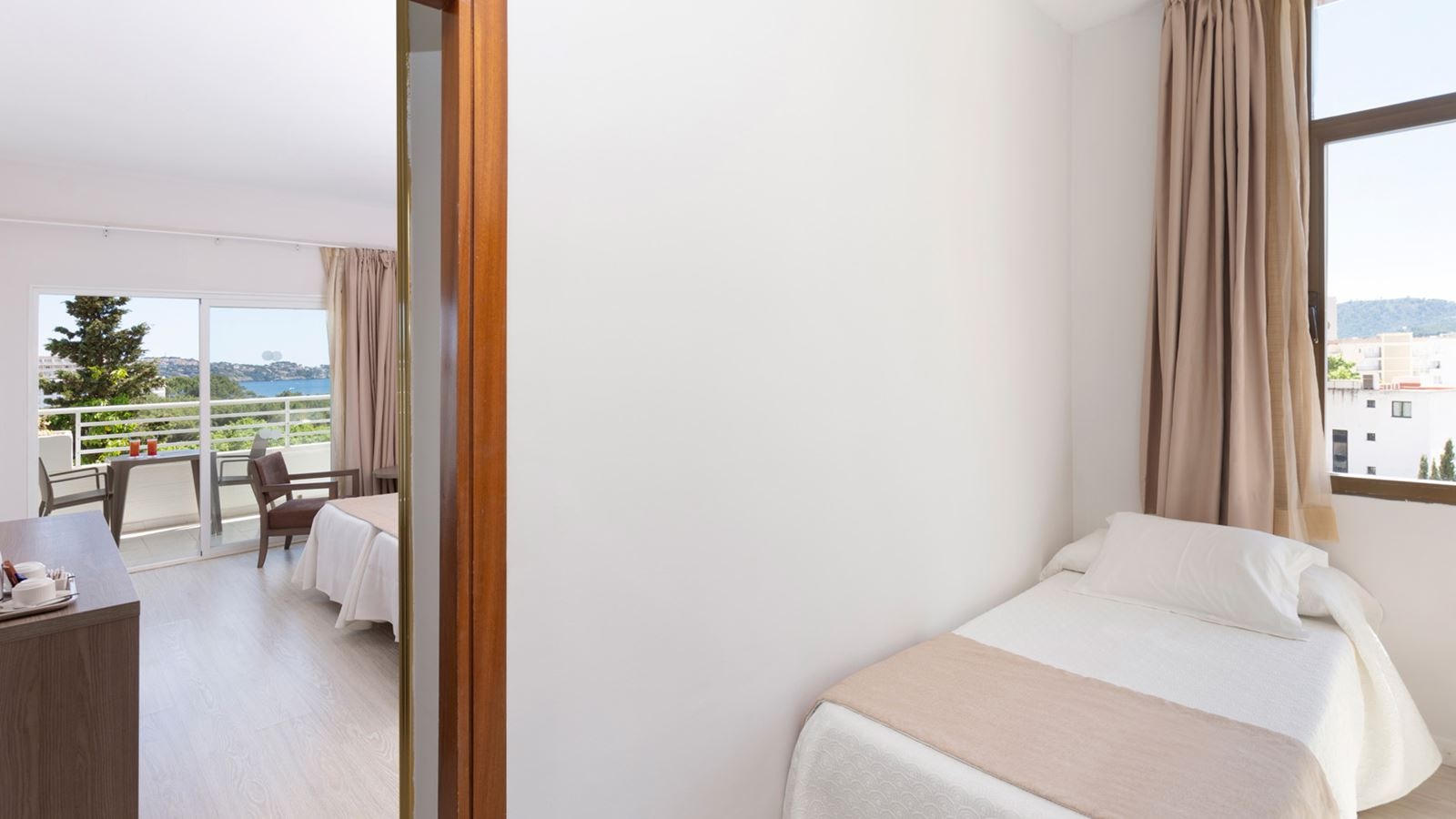 rooms-triple-balcony-or-terrace