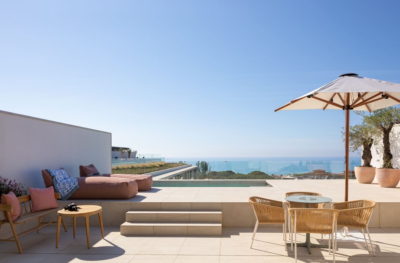 rooms-pool-penthouse-suite