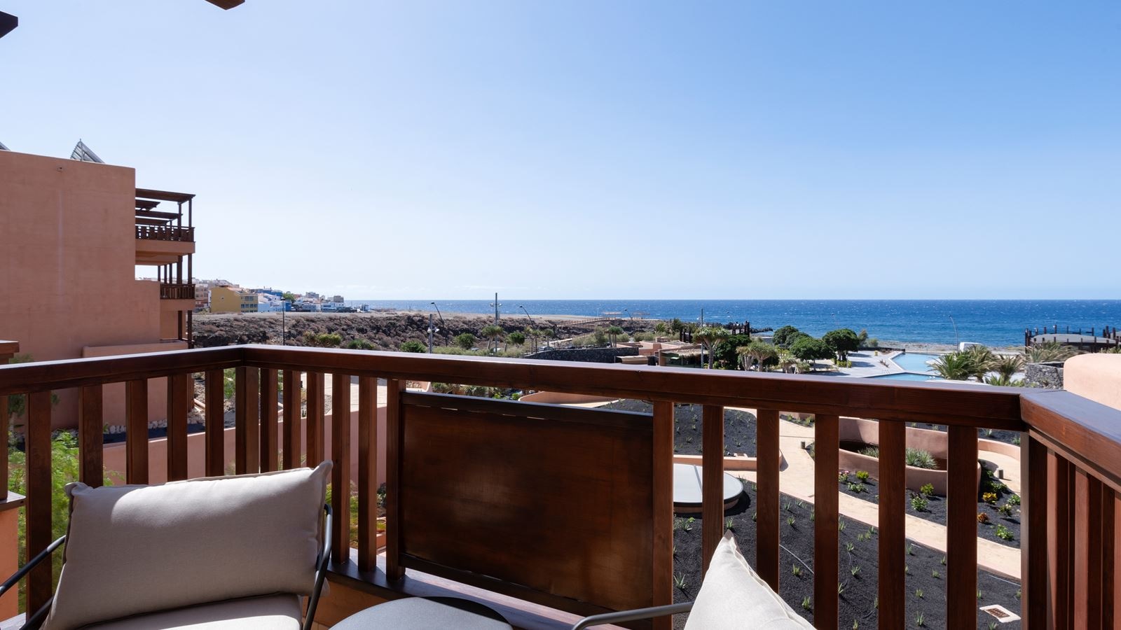 rooms-suite-deluxe-ocean-view