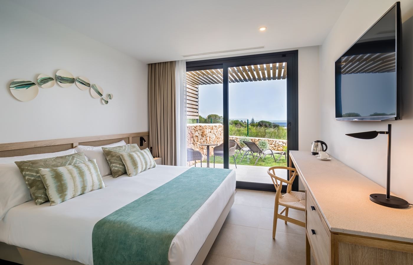 rooms-deluxe-double-room-with-terrace