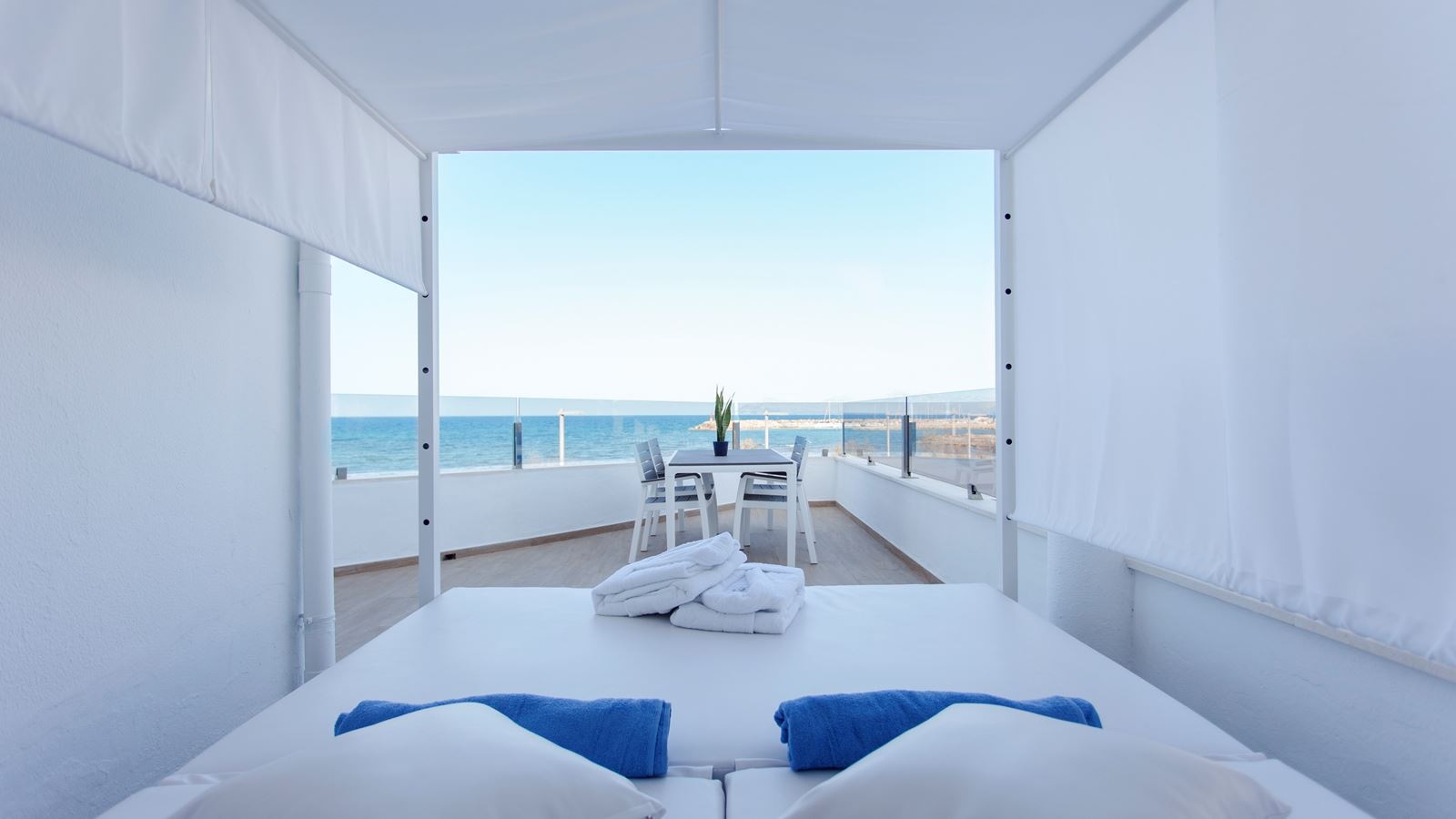rooms-1-bedroom-apartment-premium-front-sea-view-with-terrace