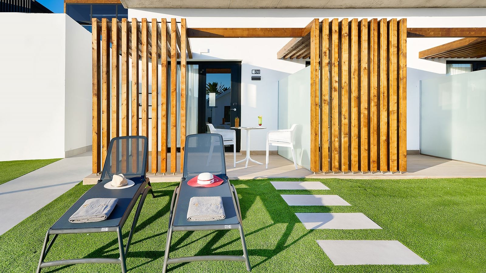 rooms-double-deluxe-with-terrace