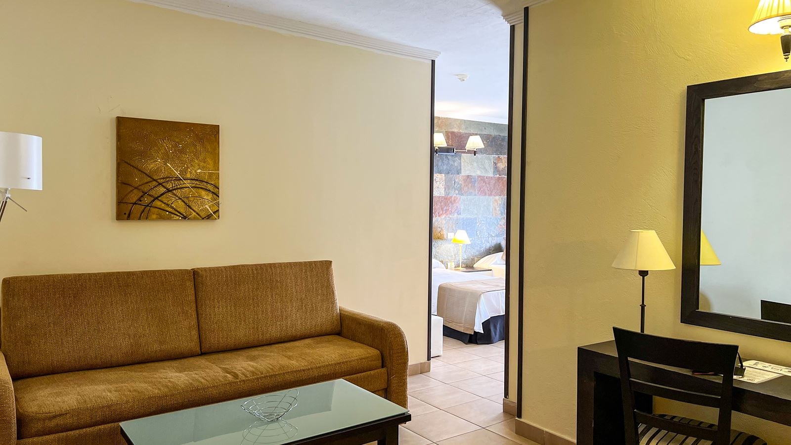 rooms-family-suite-with-balcony-or-terrace