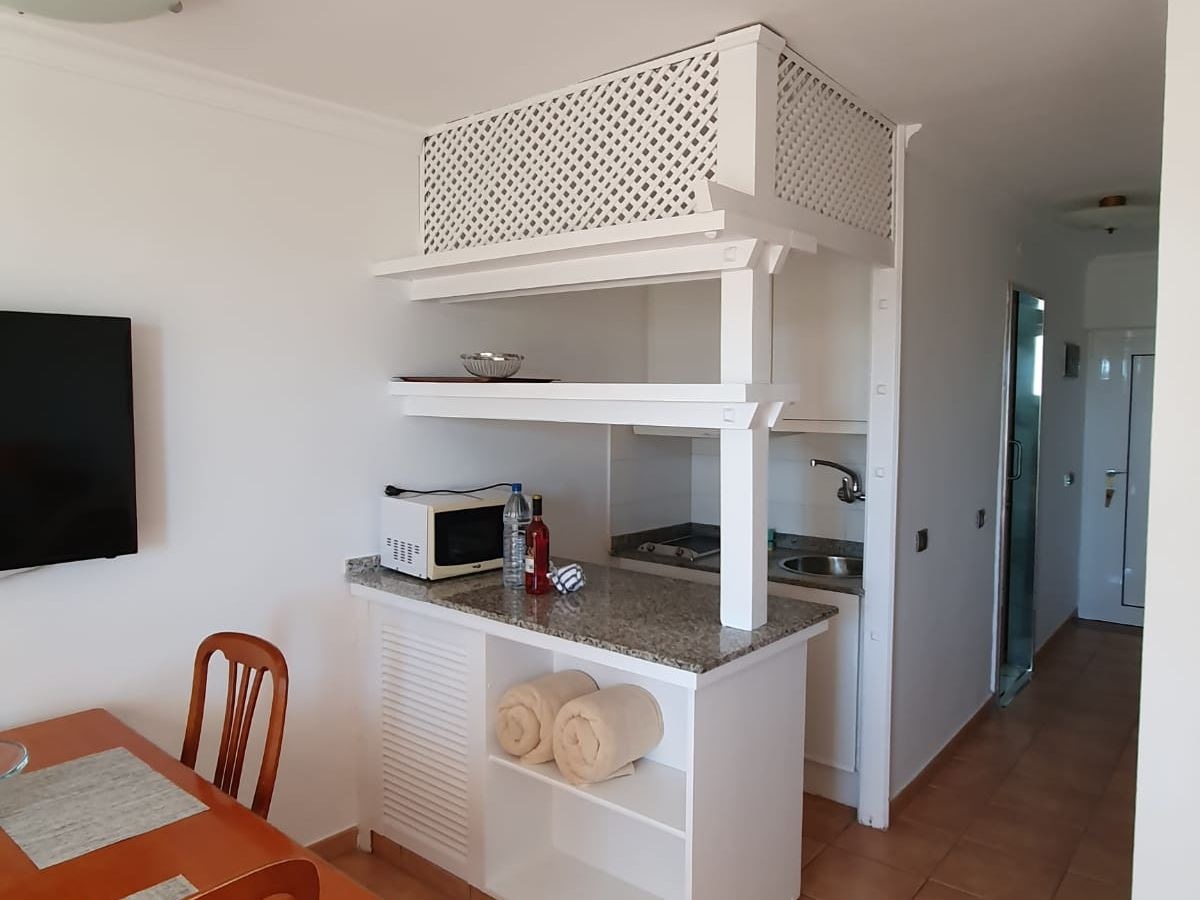 rooms-1-bedroom-apartment-1st-floor-with-balcony