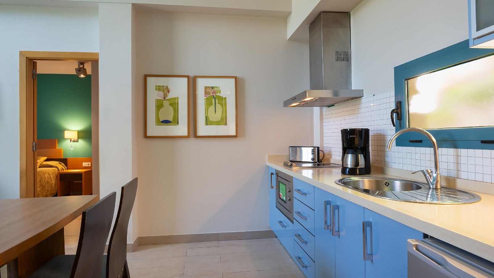 rooms-1-bedroom--apartment-superior-with-balcony-or-terrace