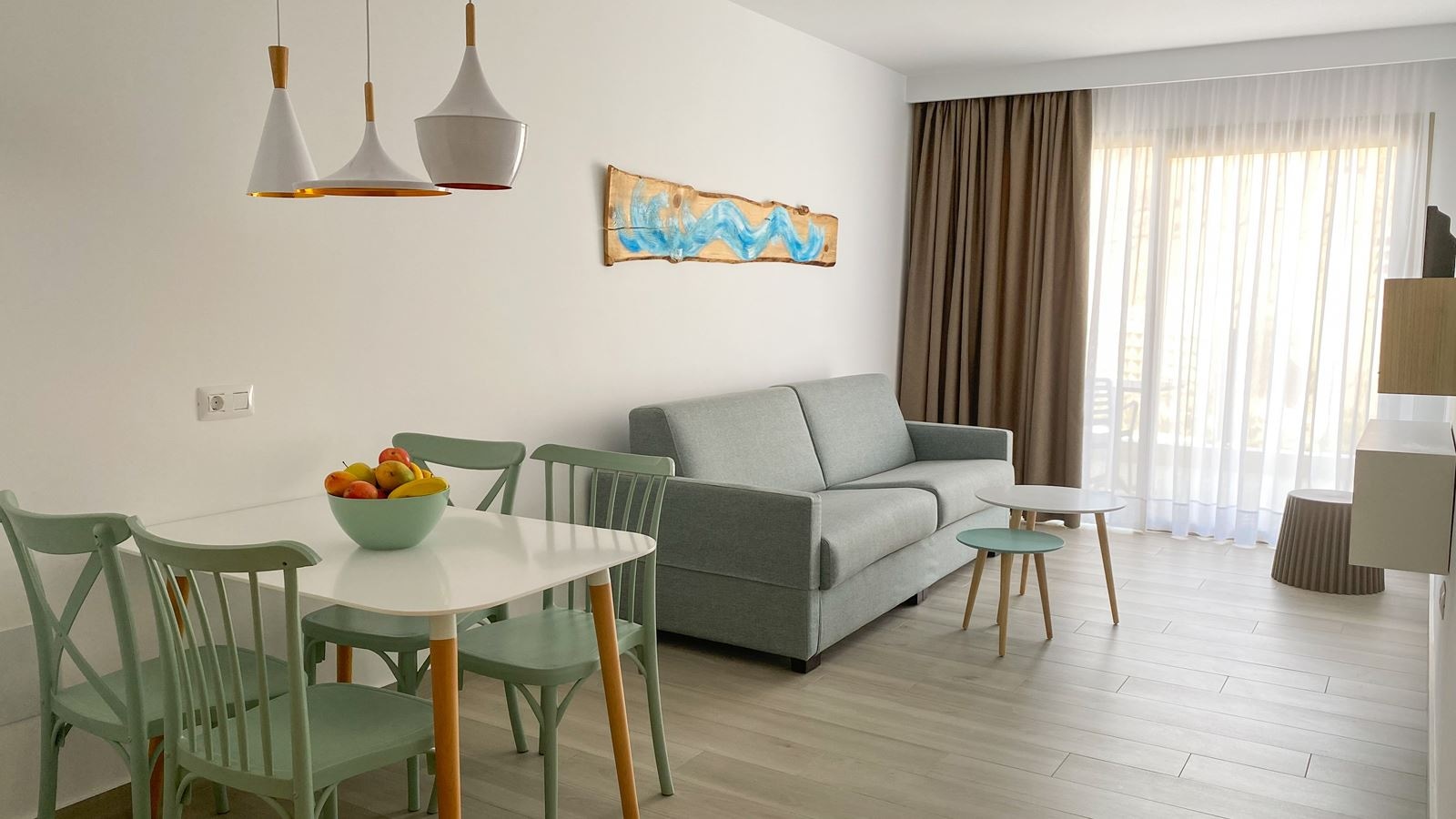 rooms-apartment-one-bedroom-with-terrace